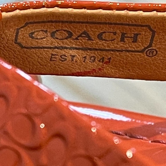 Coach Jorgina Embossed Tulip Patent Wedge Thong Sandals Size 7B - Picture 10 of 12